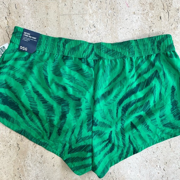 DSG Women’s 2XL 3” Stride Run Shorts Trippy Zebra Green Lined - Picture 2 of 5